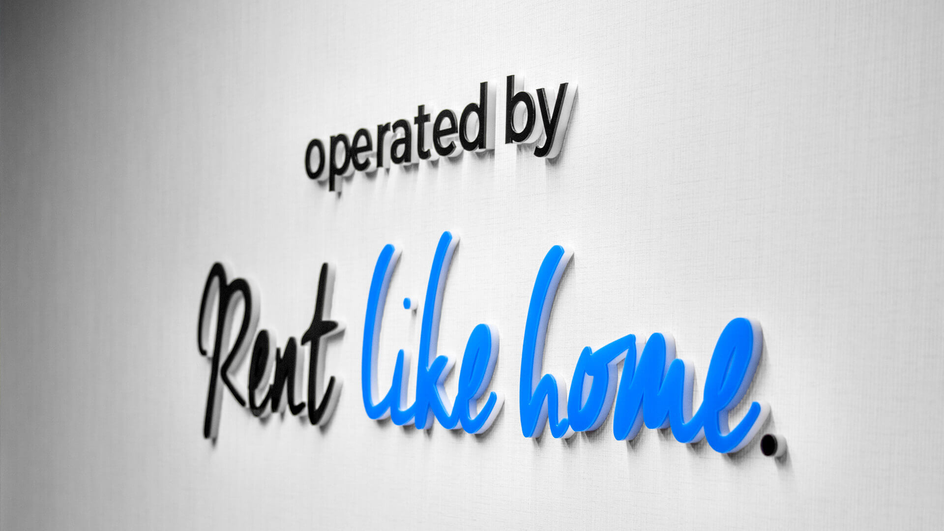 rent like home apartments deo Radisson - rent-like-home-lettering-spatial-lettering-on-the-wall-behind-reception-in-office-deo-apartments-blue-lettering-on-the-wall-lettering-on-the-wall-gdansk (8) 